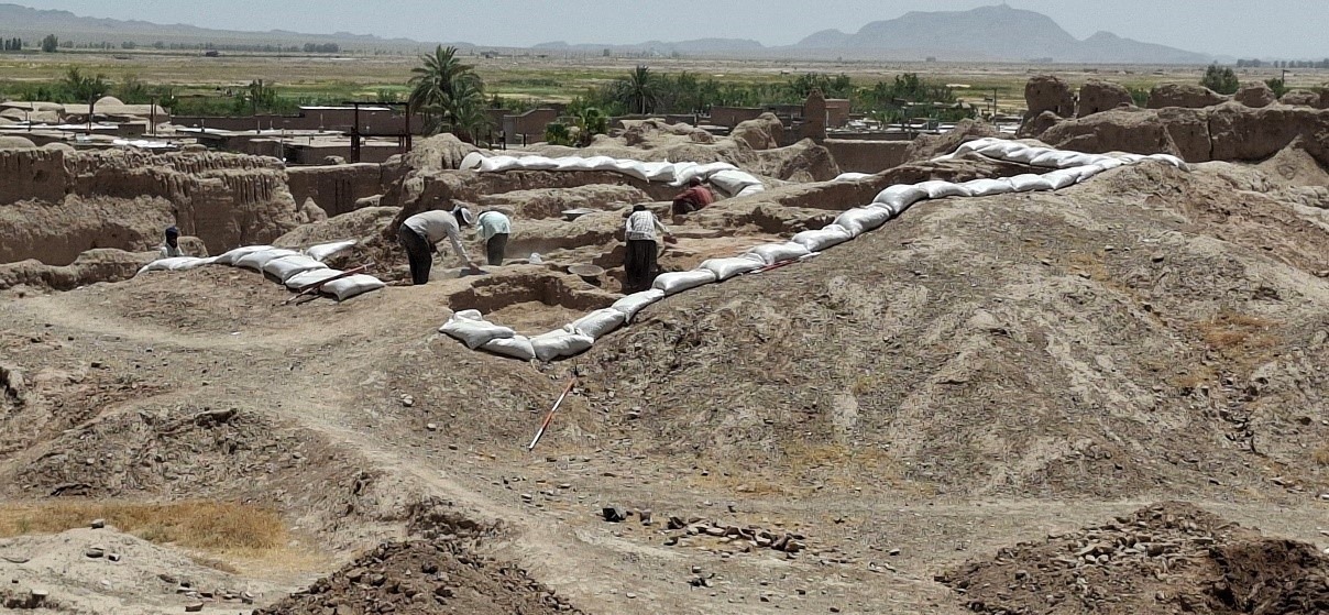 گُمانه‌زنی و کاوش در قلعه نهبندان خراسان جنوبی