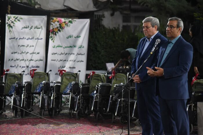 توان‌خواهان دانش‌آموز خراسان رضوی ۳۰۰ ویلچر تحویل گرفتند