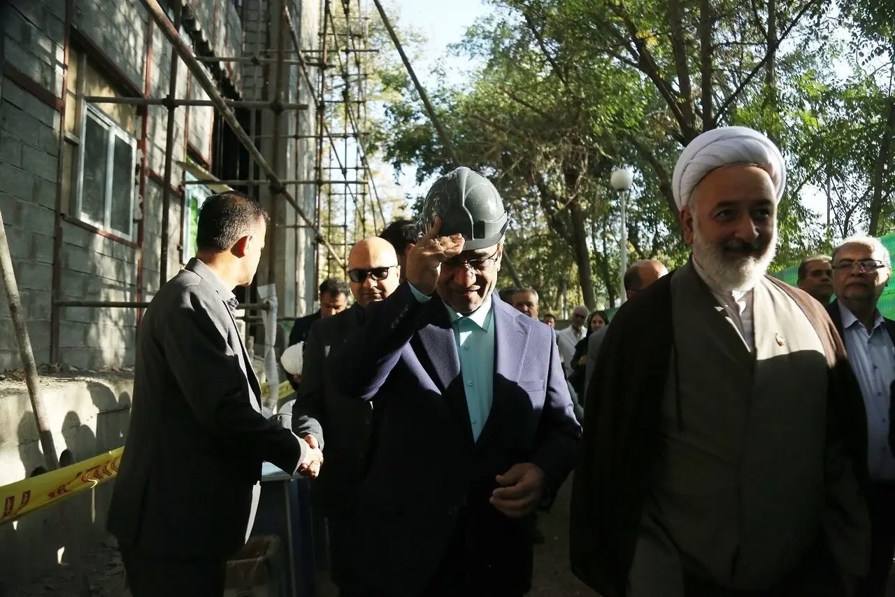 بازدید استاندار خراسان رضوی از پروژه ساخت کلینیک بیمارستانی شرق کشور