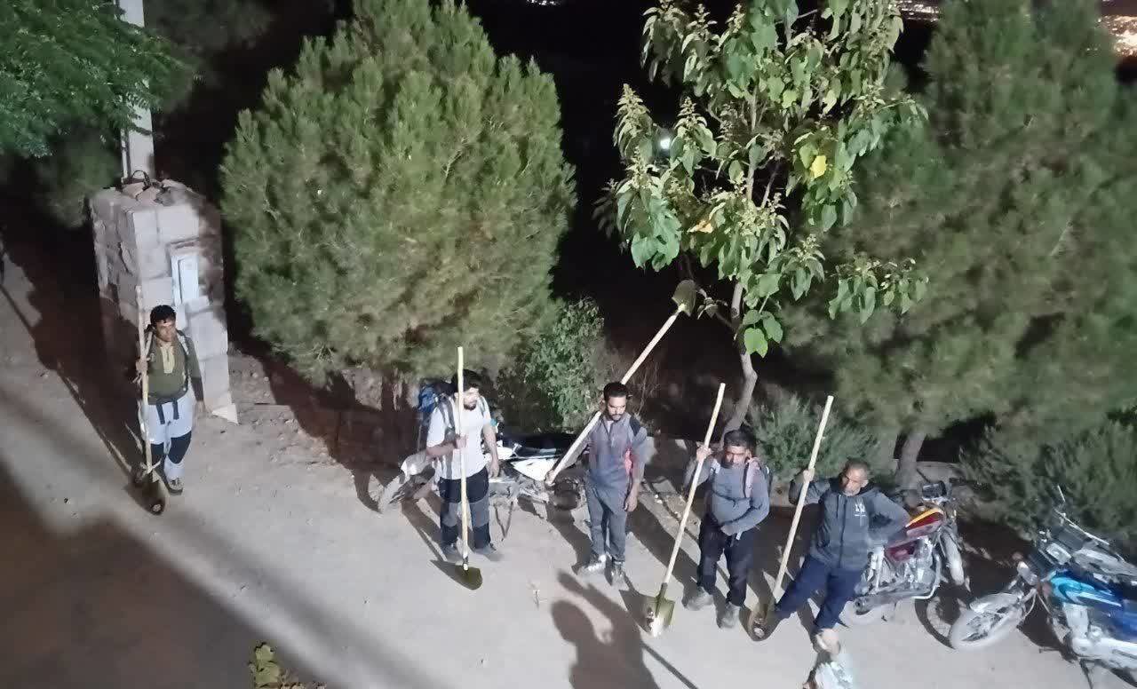 مهار حریق در ارتفاعات شمال نیشابور با بسیج همگانی