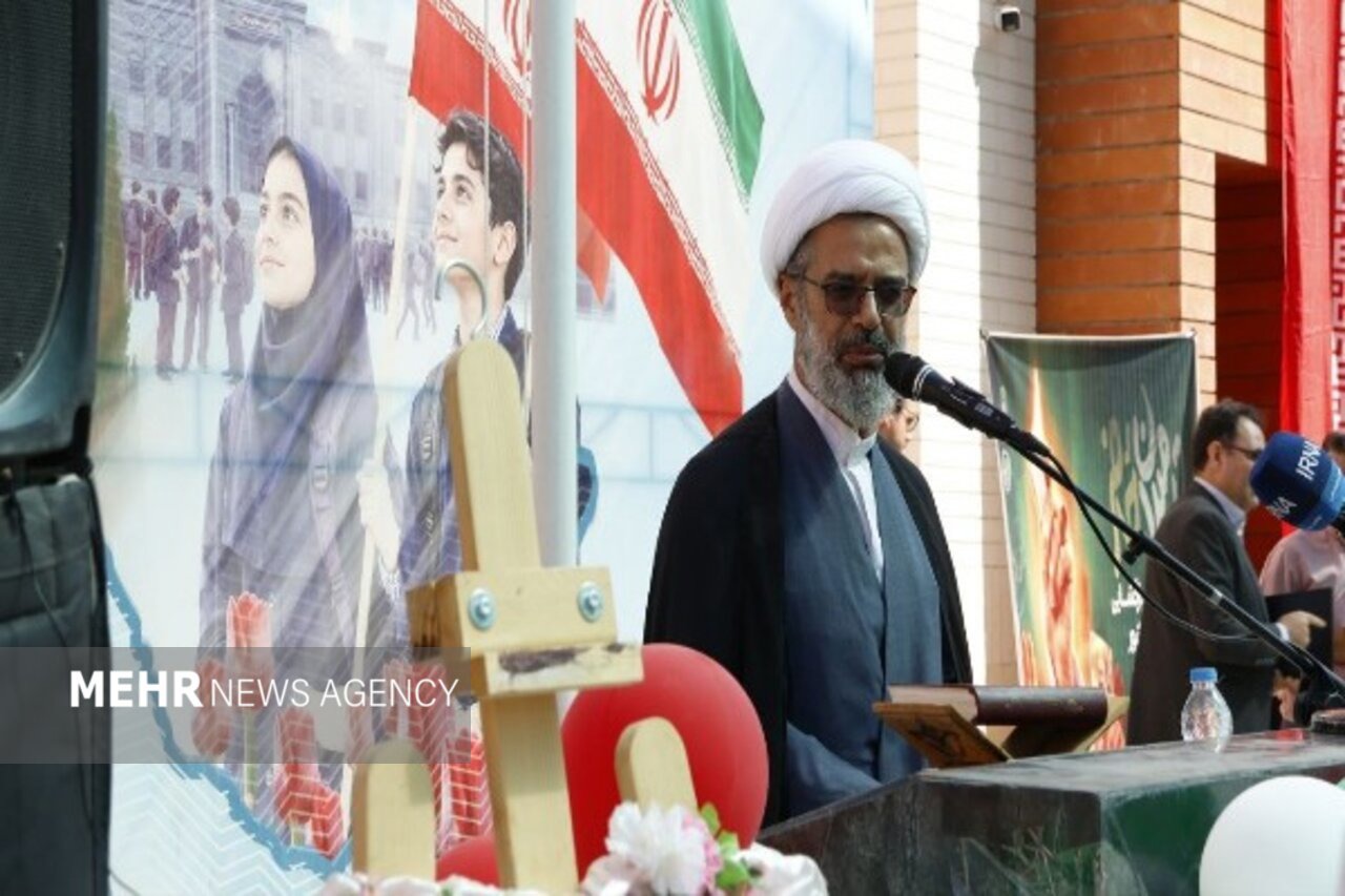 نوری: ۱۶۸ شهید میناب الگوی دانش‌آموزان در مسیر علم و پیشرفت هستند