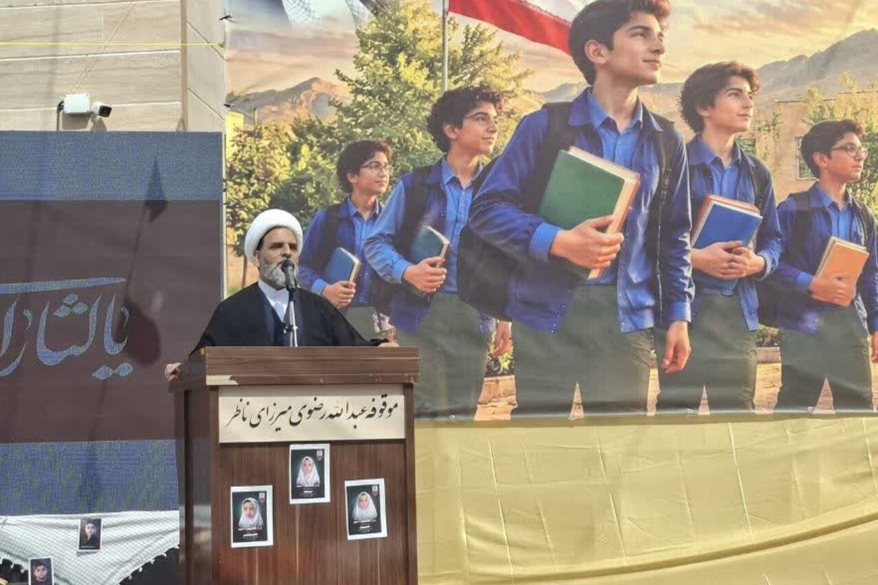 مدارس موقوفه باید در مسیر دانش و تقوا حرکت کنند