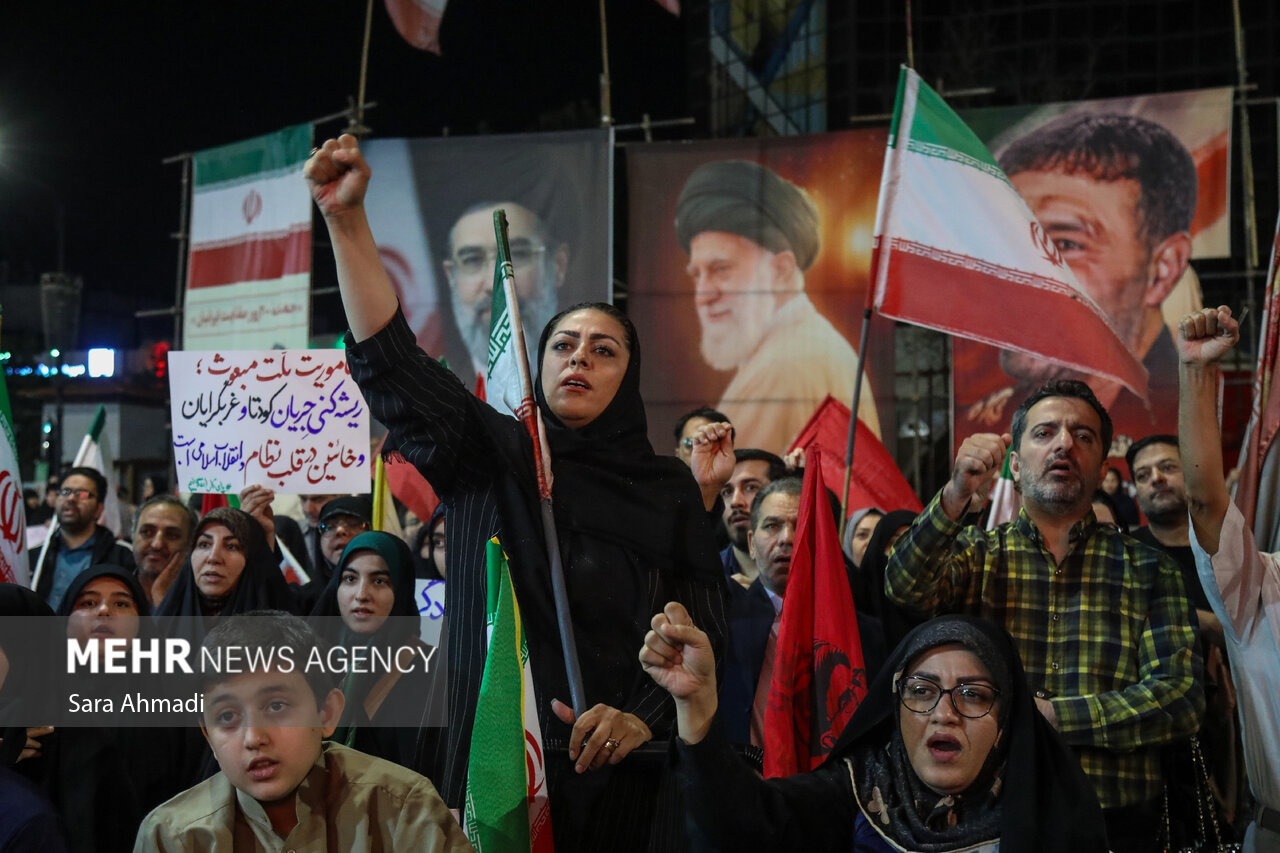 شکوه «تونل پرچم ایران اسلامی» در مشهد