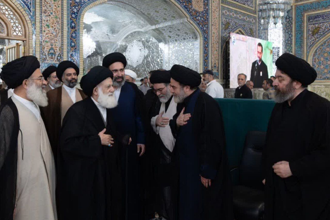محفل بزرگداشت آیت‌الله‌العظمی سید موسی شبیری زنجانی(ره) در حرم رضوی