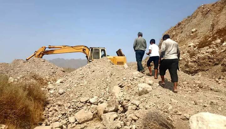 توقف عملیات تسطیح و برداشت غیرمجاز از معادن در شهرستان رودان