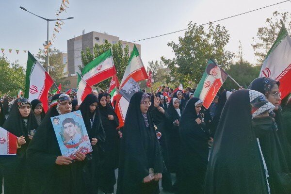 خروش جان‌فدایان در بیرجند؛ مردم پای کار ایران