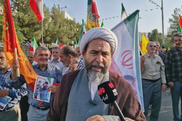 شهریاری: مردم ایران تا شکست آمریکا و اسرائیل کوتاه نمی‌آیند