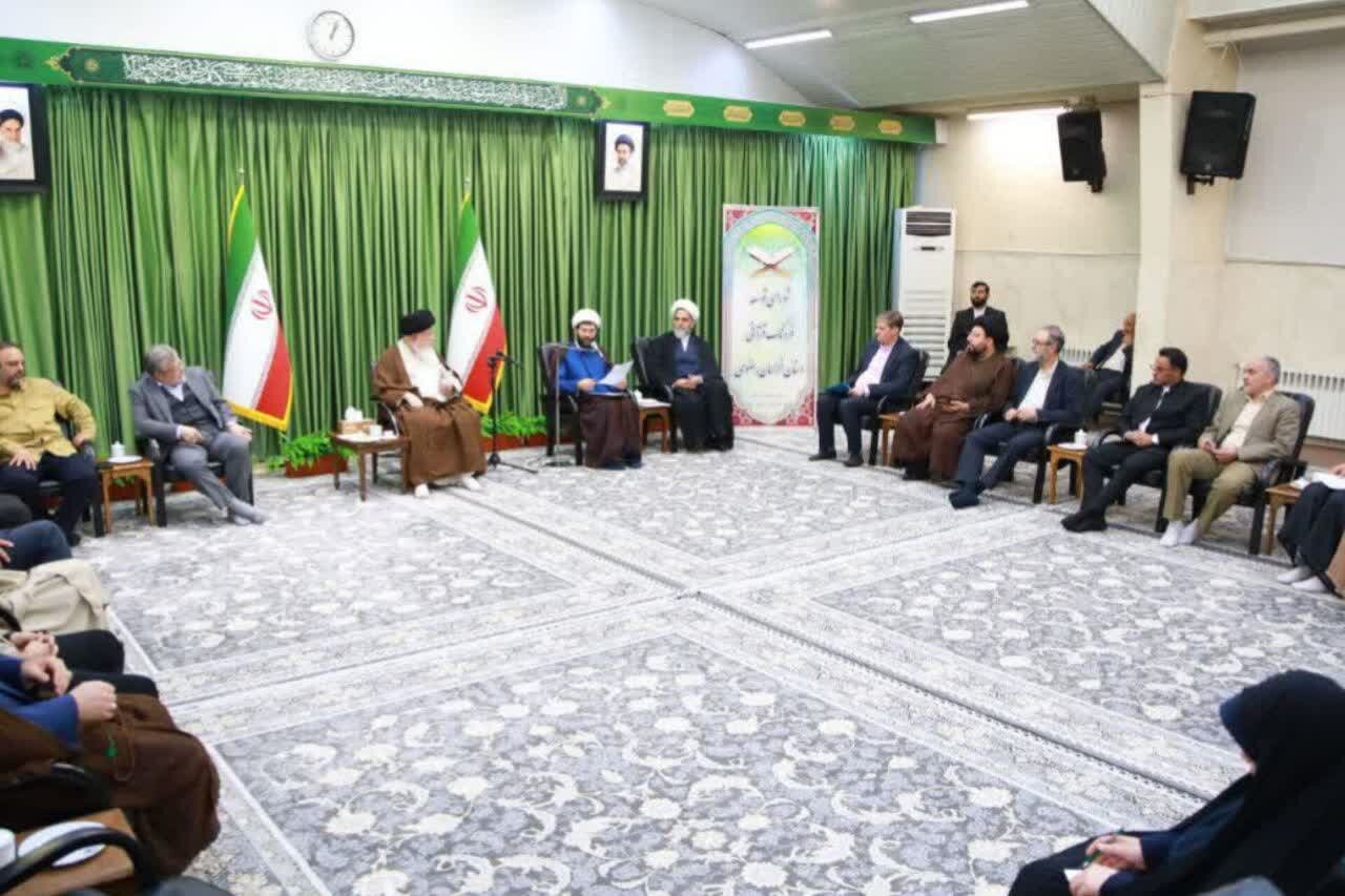 علم الهدی:باید از ظرفیت‌های موجود برای قرآنی‌شدن مردم استفاده کنیم