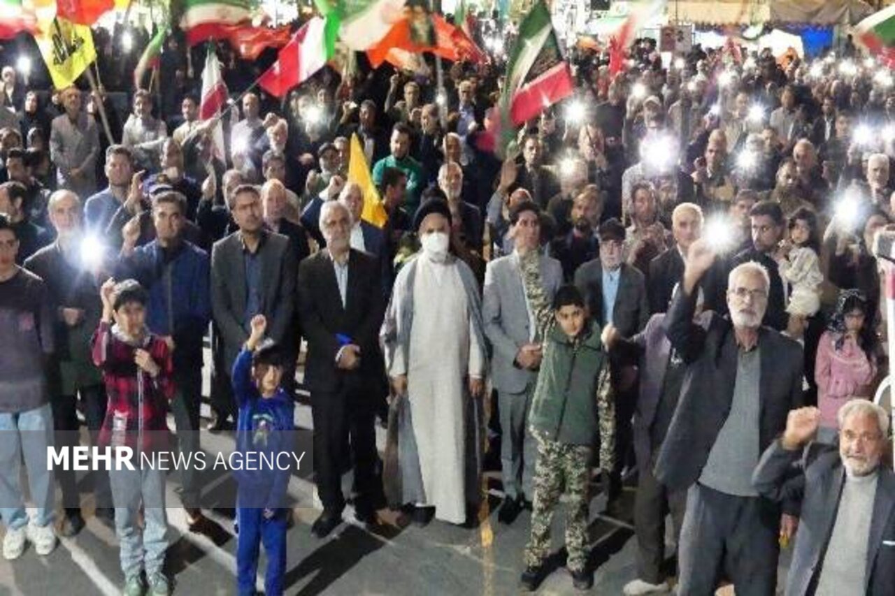شب ۲۲۸ تجمعات مردمی در اسفراین برگزار شد