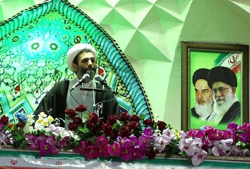 امام جمعه موقت بیرجند: دشمن باید آرزوی تسلیم ایران را به گور ببرد