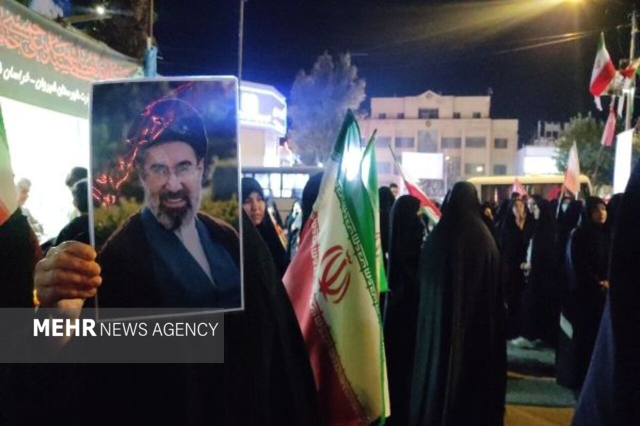 شیروانی‌ها شبی دیگر پای کار وطن ایستادند