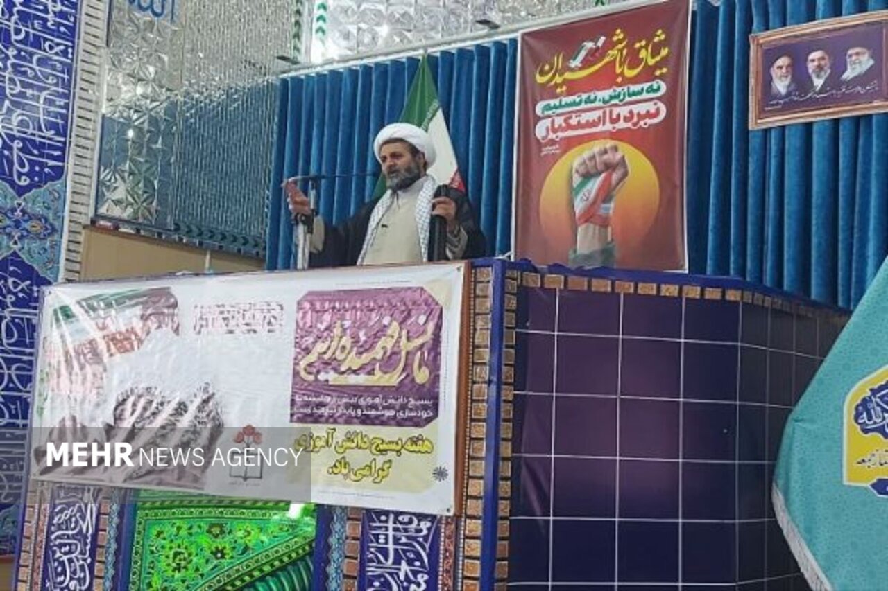 امام جمعه شیروان: کار و ابتکار مضاعف رمز اقتدار و پیشرفت ایران است